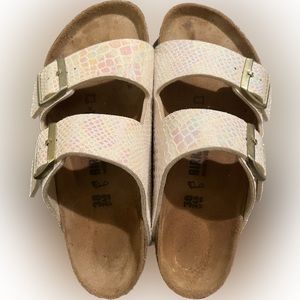 Birkenstock Sandals. EUC cream sandals.